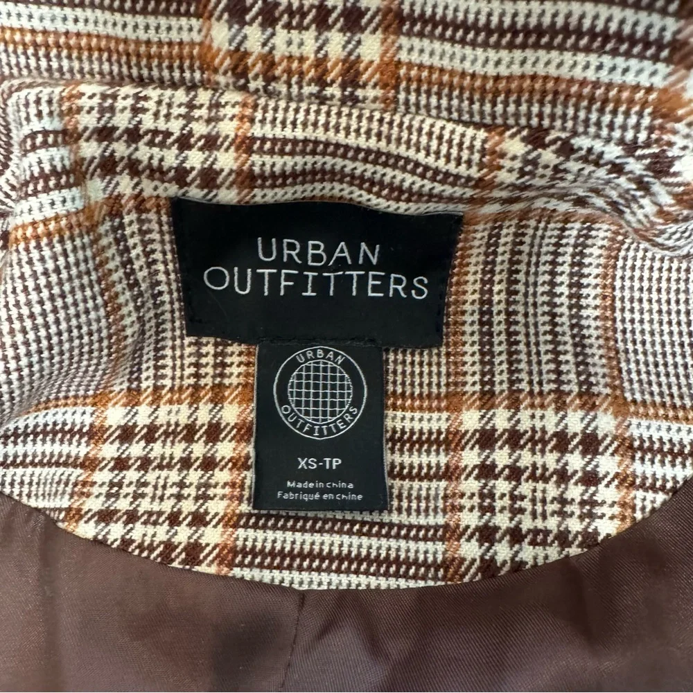 Urban Outfitters Double-Breasted Plaid Blazer - Picture 3 of 15